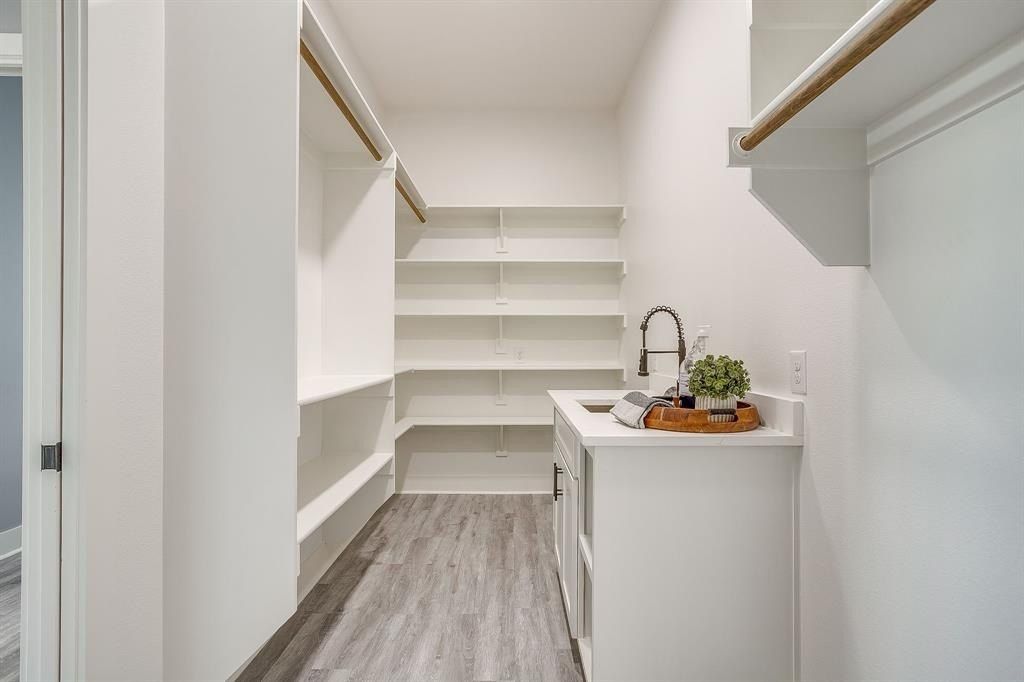 9316 Granda Vista. Joshua, TX 76058