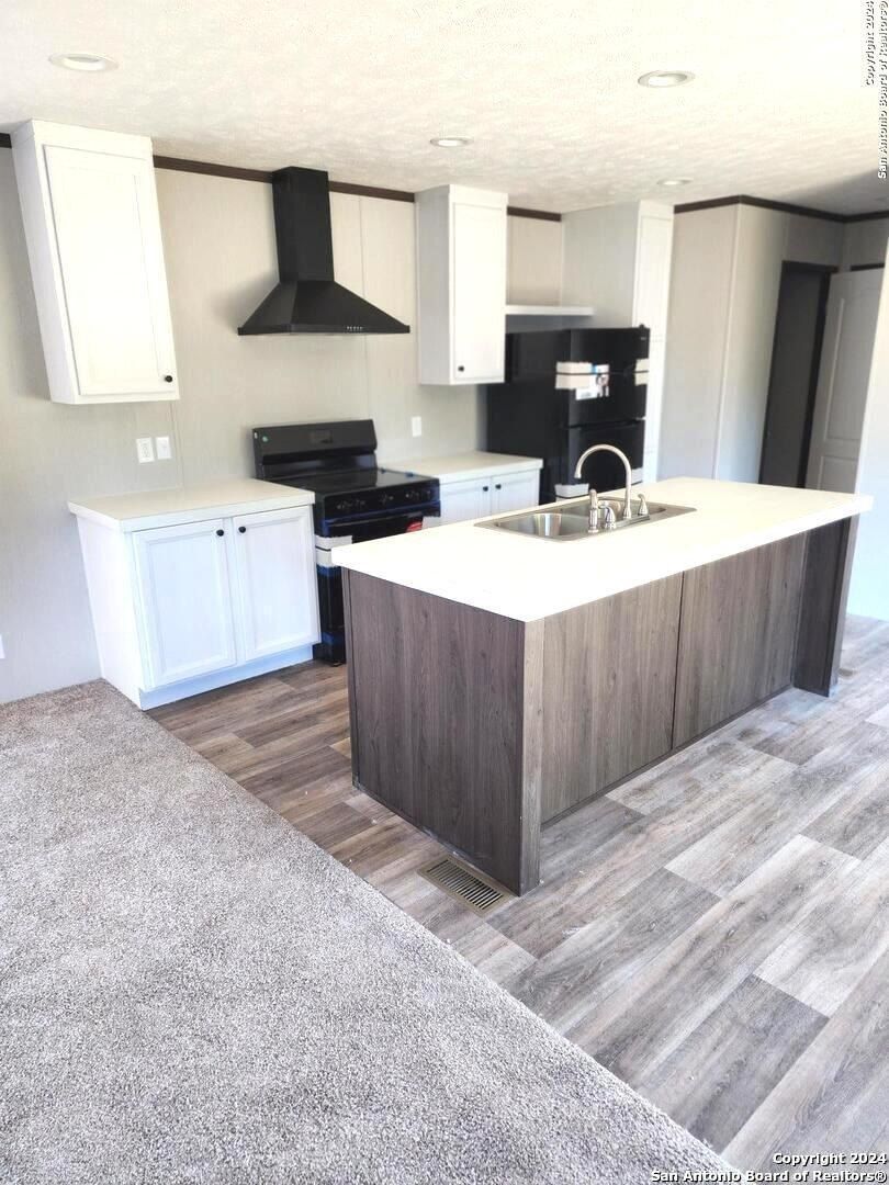 614 Novella. Adkins, TX 78101