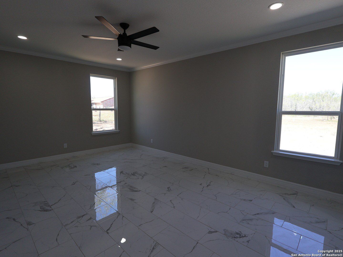 8803 Rockport. Von Ormy, TX 78073