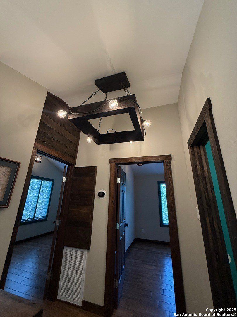 190 Oakridge. Canyon Lake, TX 78133