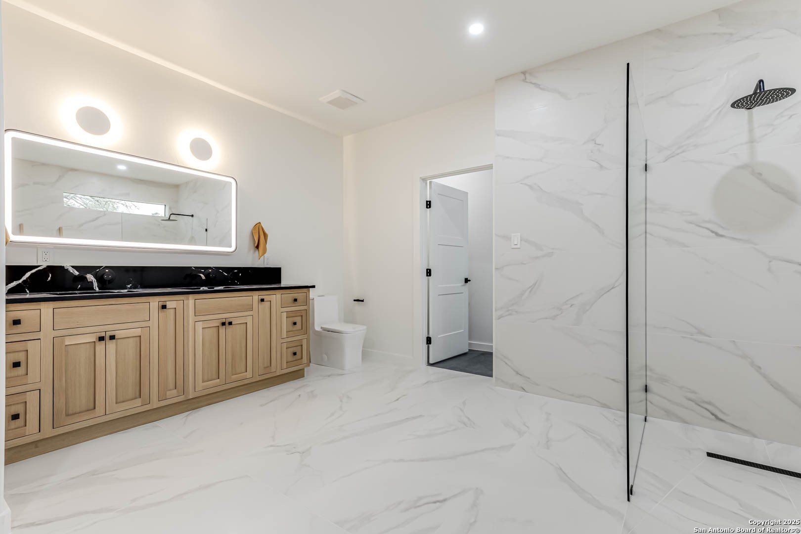 864 Paddy Rd. Floresville, TX 78114