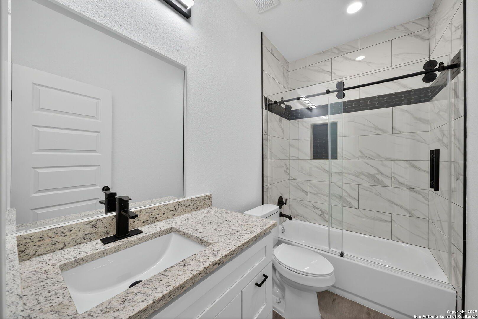 19740 Alexander Nova. Somerset, TX 78069