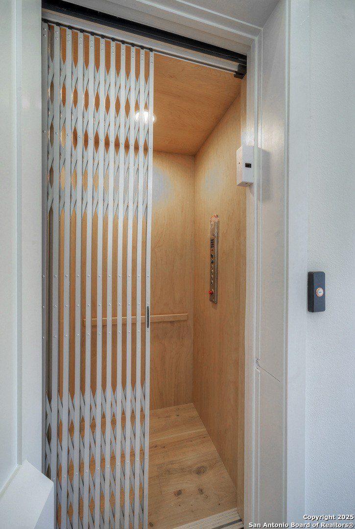 585 Highland Terrace. Canyon Lake, TX 78133