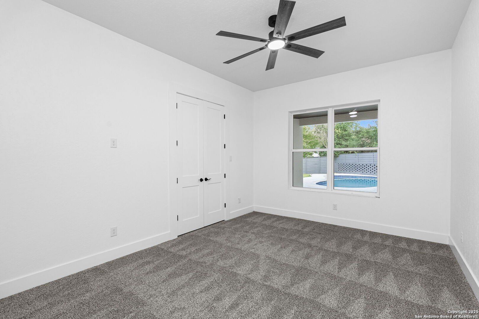 718 Ridgemont Ave. Terrell Hills, TX 78209