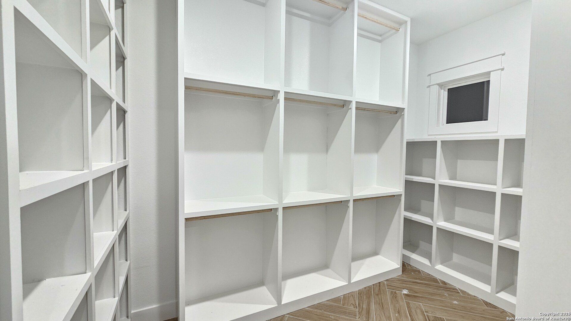 124 Sunset. La Vernia, TX 78121