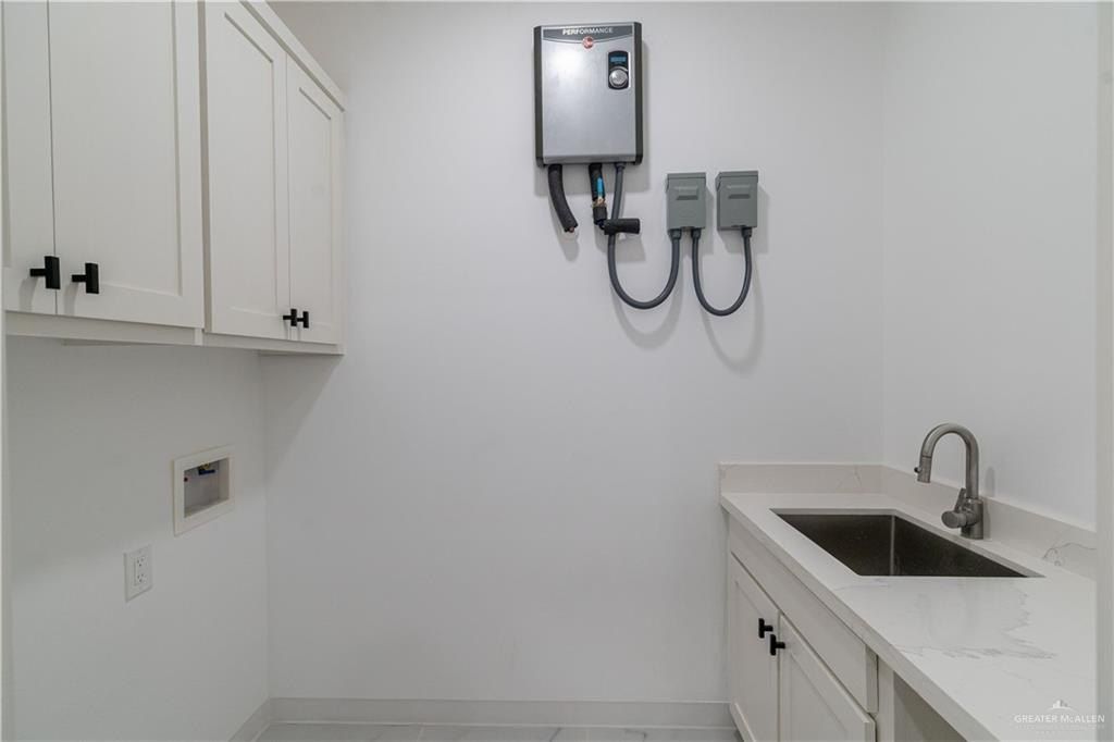 207 E Diaz Avenue. Pharr, TX 78577