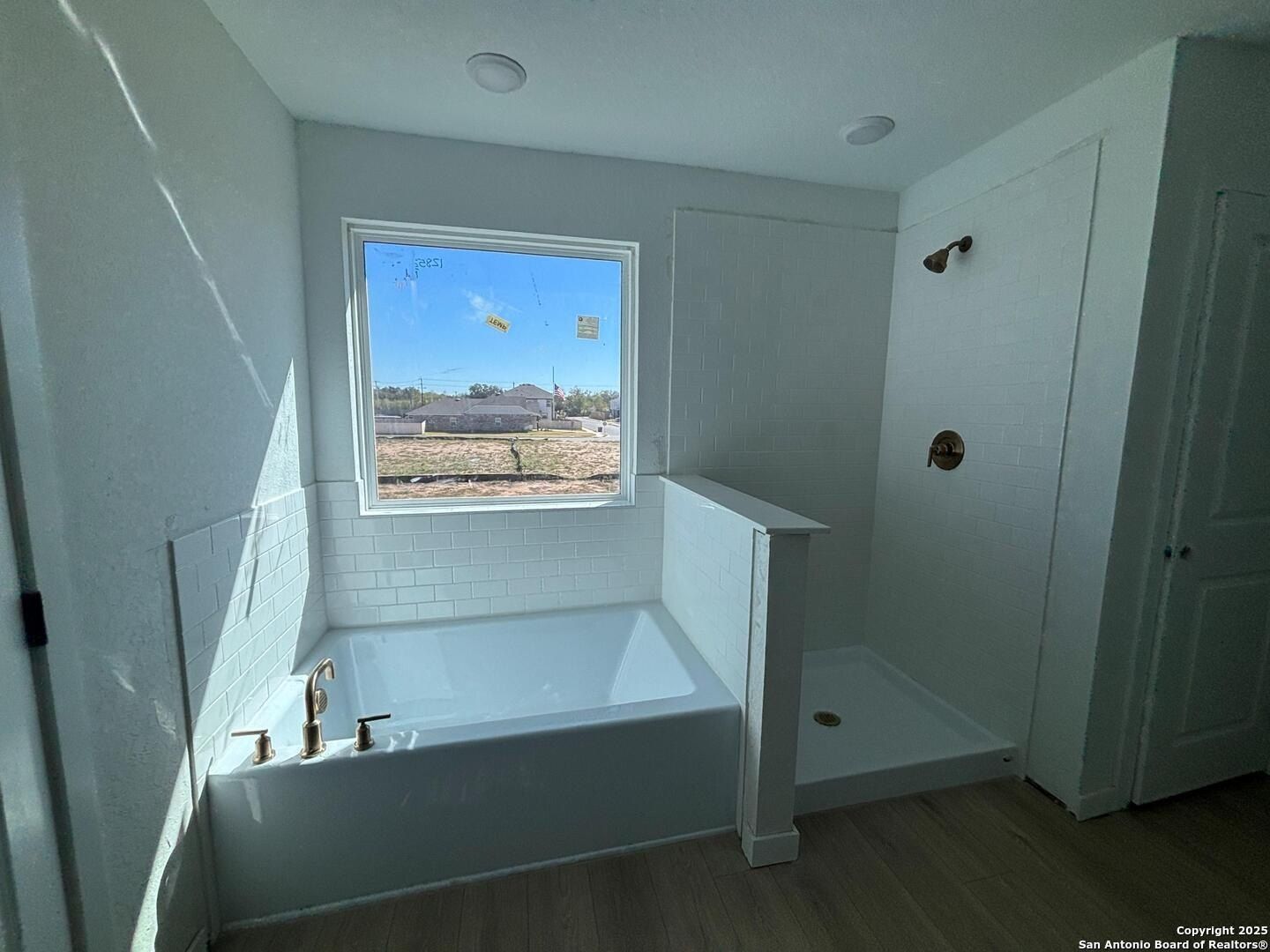 12852 Red Apple Rd. Schertz, TX 78154