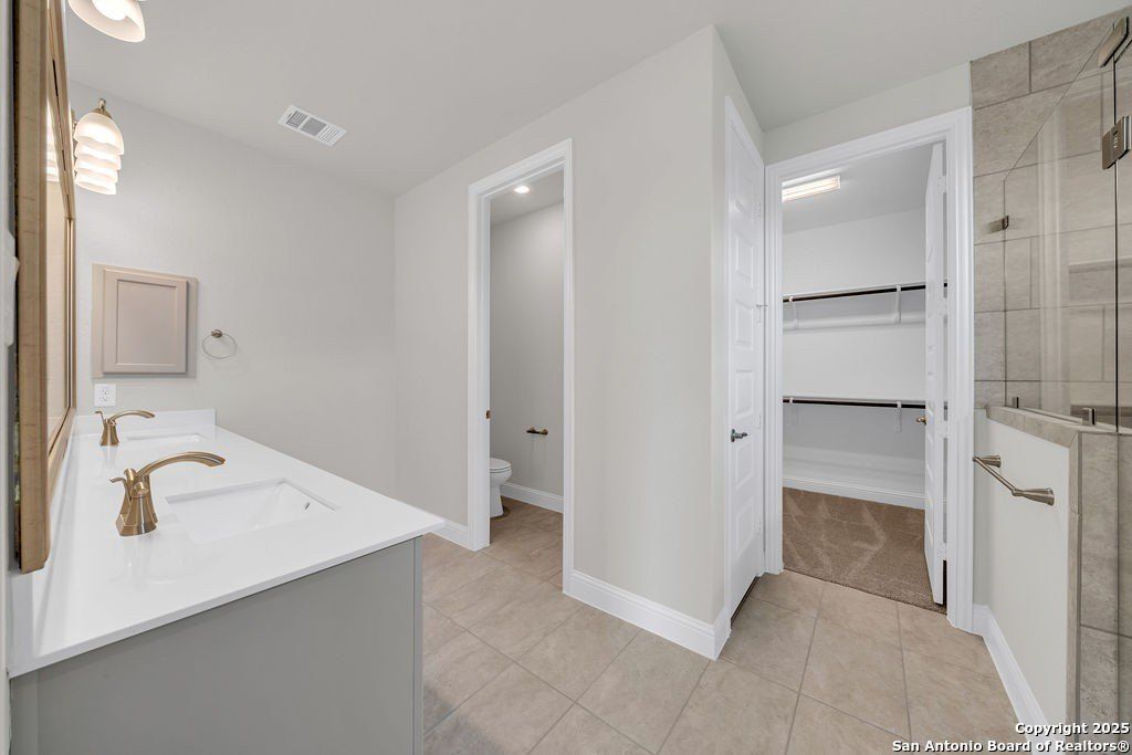 4190 Island Run. Schertz, TX 78124