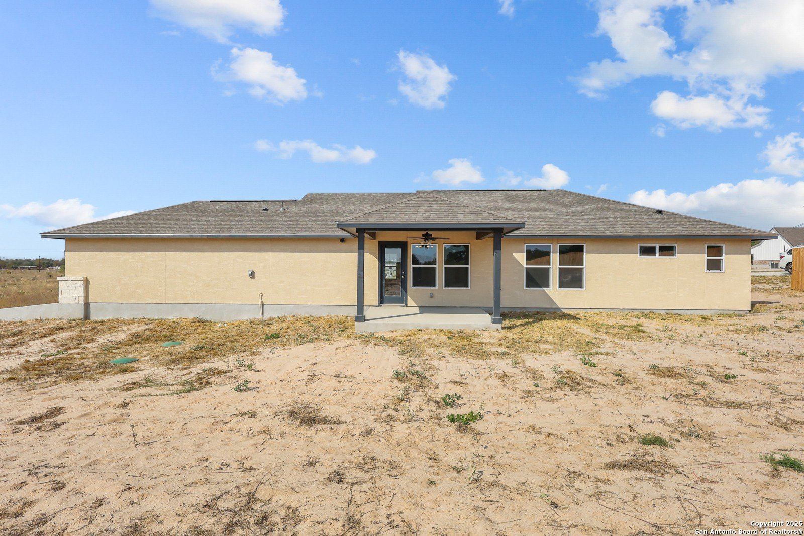 30 Log Cabin Way. Poteet, TX 78065