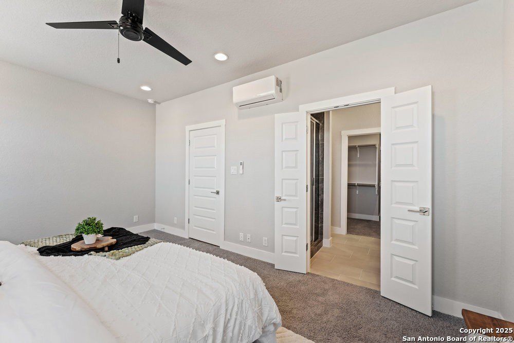 7944 Kennedy Hill. San Antonio, TX 78235