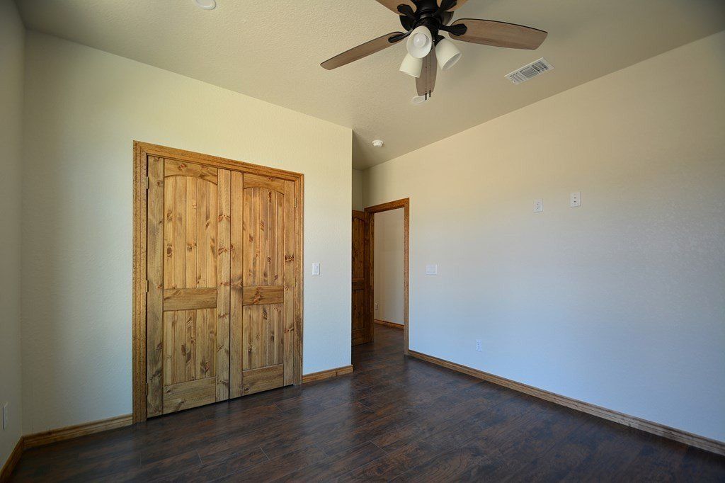 233 Old Oaks Path. Kerrville, TX 78028