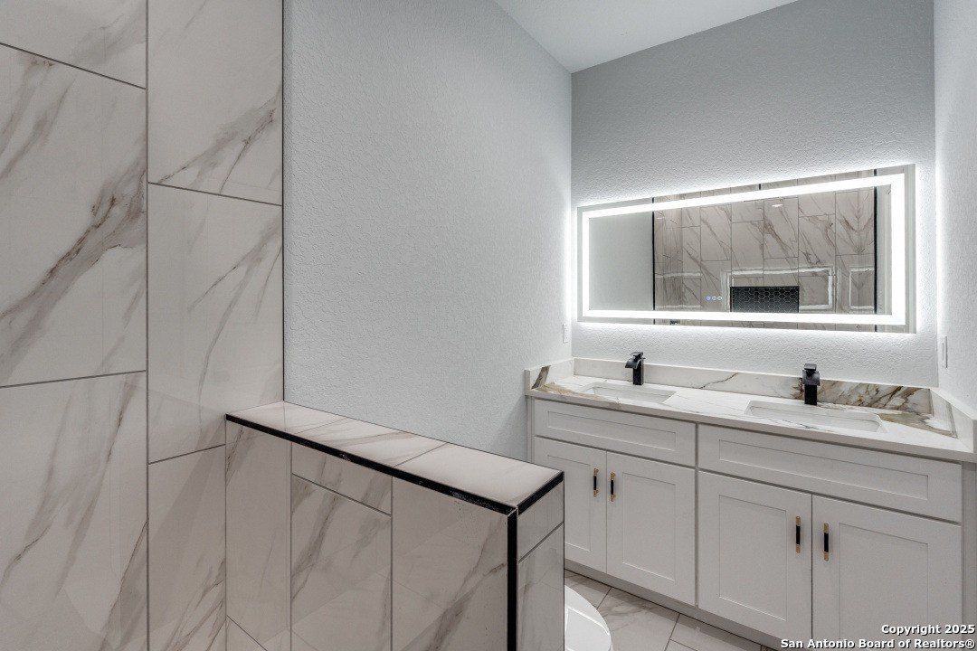 1275 Dawnridge Dr. Canyon Lake, TX 78133