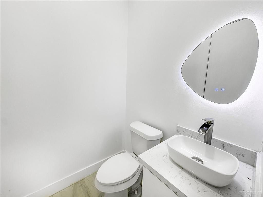 2404 N Revolution Street. Edinburg, TX 78541