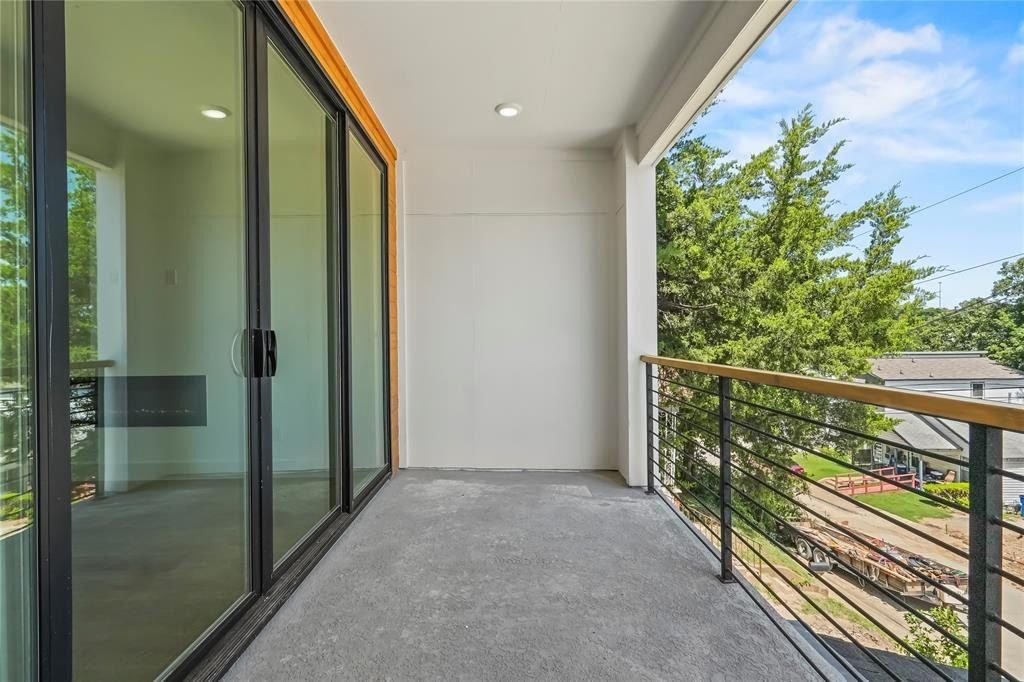 1312 Compton Street. Dallas, TX 75203