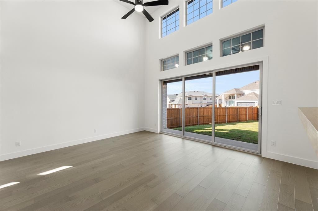 8511 Great Stone Trail. Rowlett, TX 75089