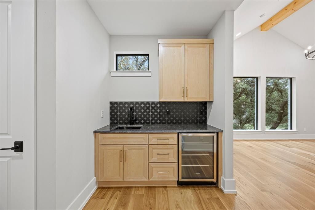 4208 Allencrest Lane. Dallas, TX 75244