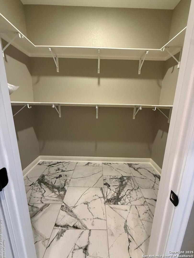 7802 Clearwater Blvd. Selma, TX 78154