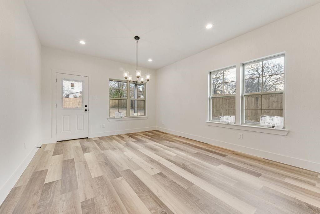 529 Berke Street. Newark, TX 76071