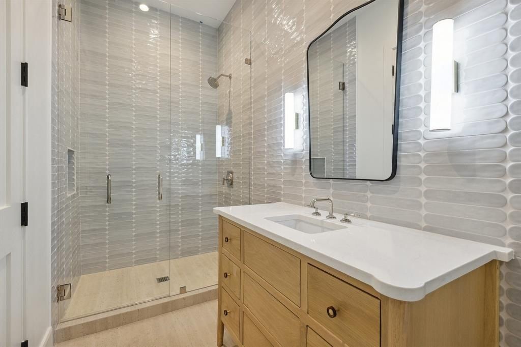 1801 Loving Avenue. Dallas, TX 75214