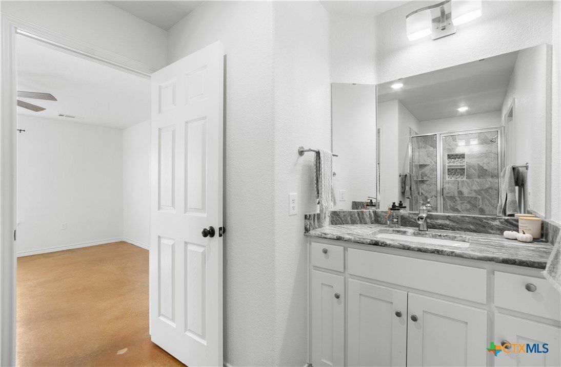 302 County Road 422. Bartlett, TX 76511