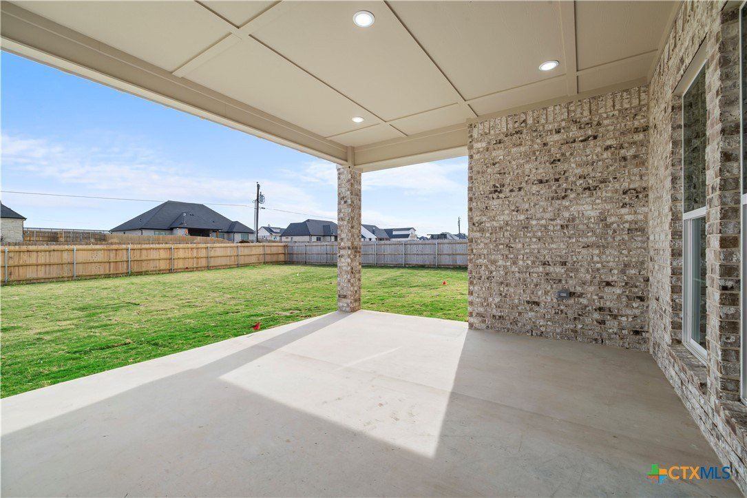 7921 Rock Crest Drive. Moody, TX 76557