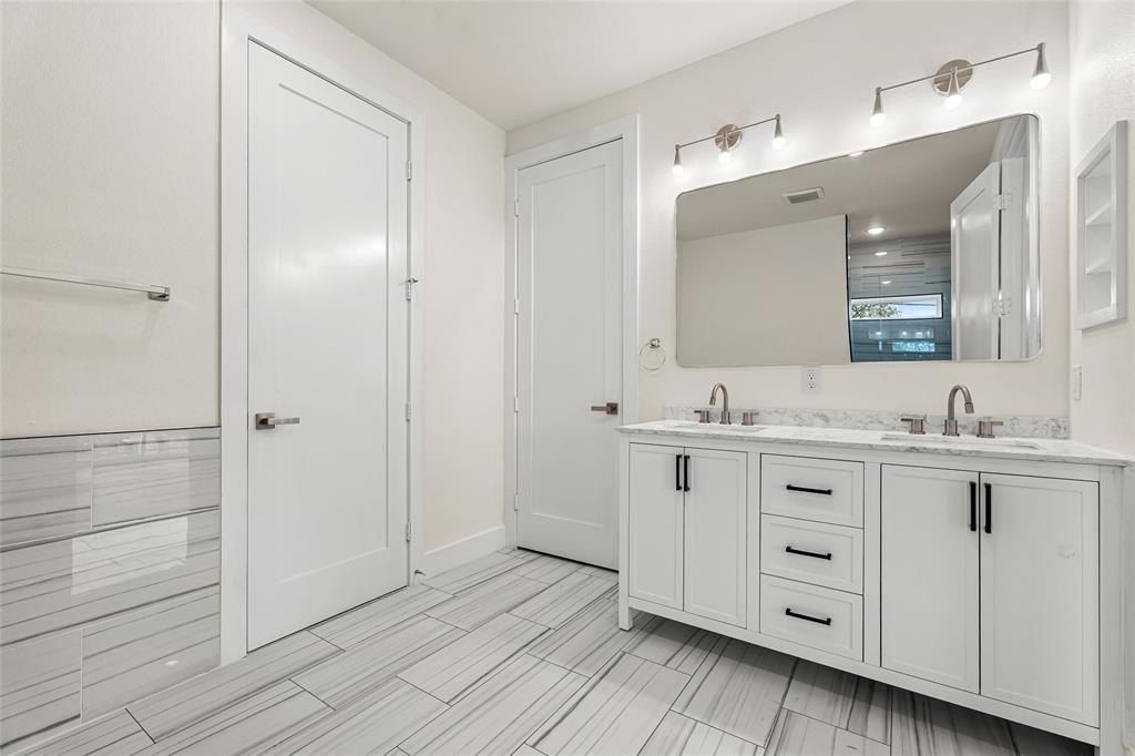 400 S Henderson Avenue. Dallas, TX 75223