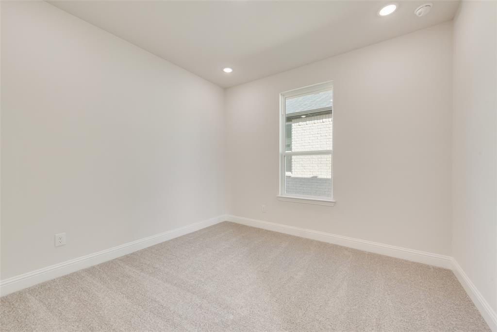 840 Turnbull Avenue. Fort Worth, TX 76247