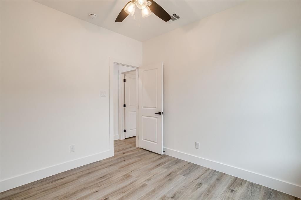 4948 Dunbar Street. Fort Worth, TX 76105