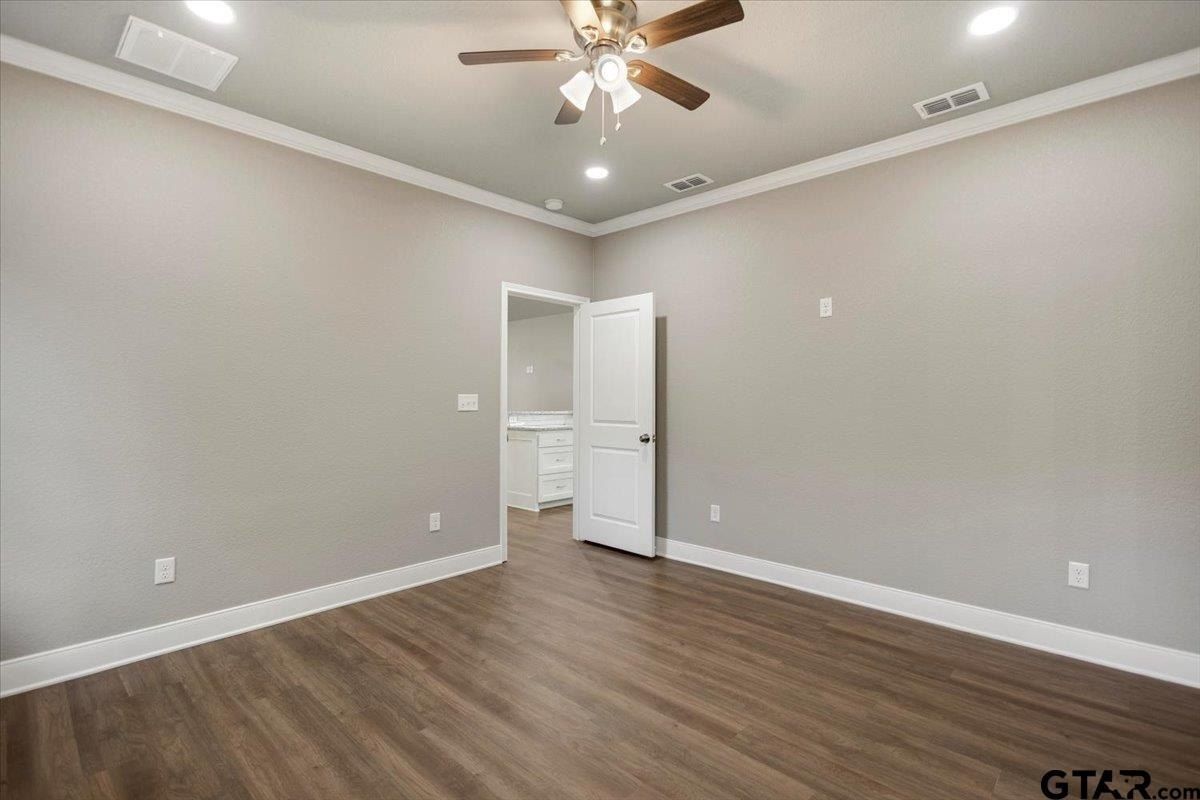 304 E Cottonwood. Overton, TX 75684