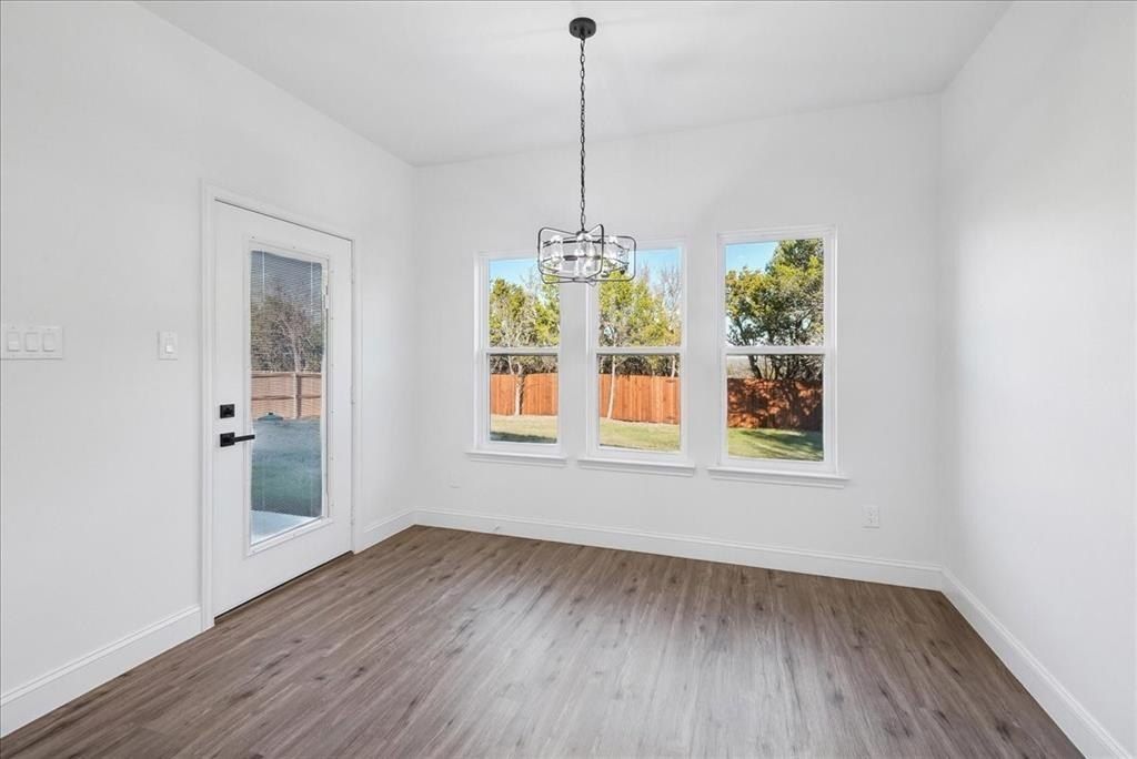 4609 Eagle Nest Court. Granbury, TX 76048