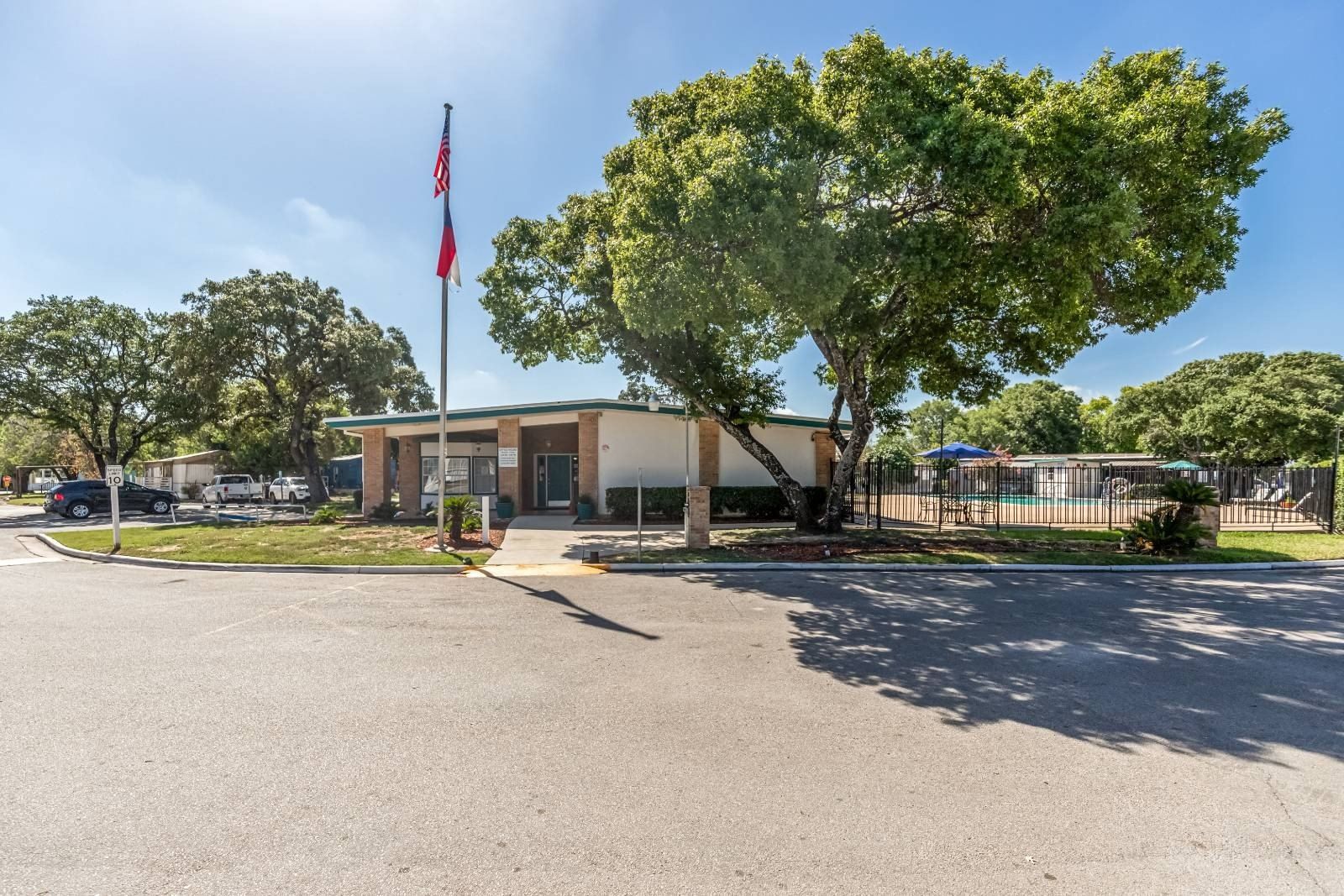 4801 Goldfield. San Antonio, TX 78218