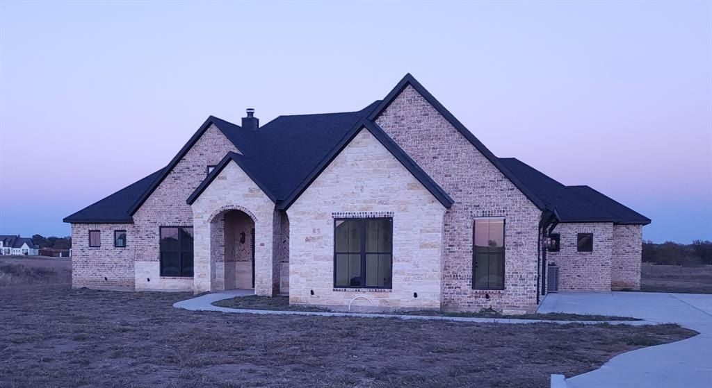 201 Marie Lane. Waxahachie, TX 75167