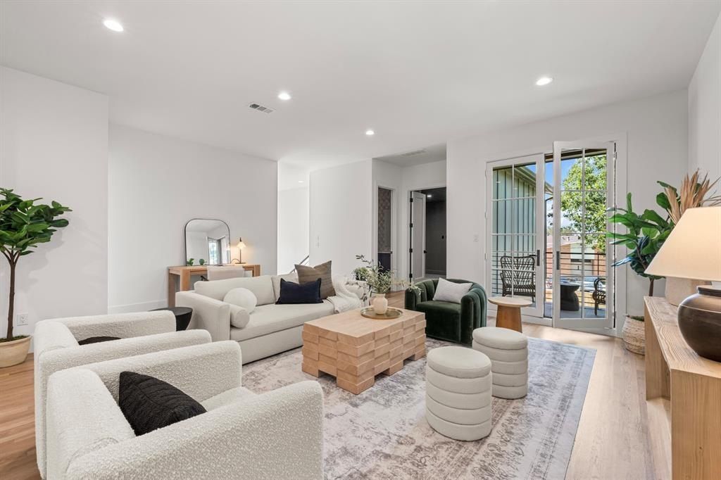 9111 Aldwick Drive. Dallas, TX 75238