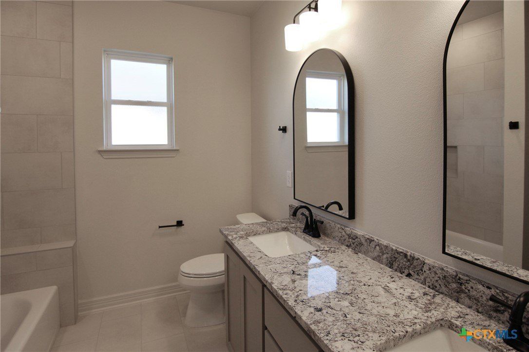 5034 Bella Charca Parkway. Nolanville, TX 76559