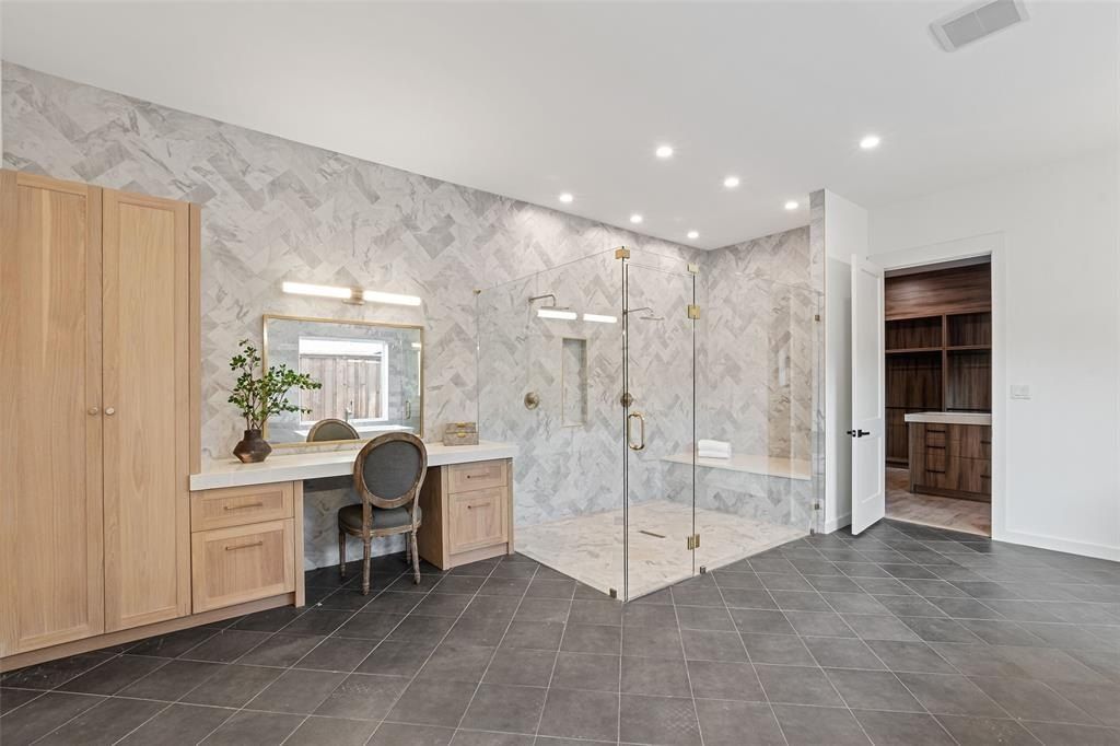 10565 Cromwell Drive. Dallas, TX 75229