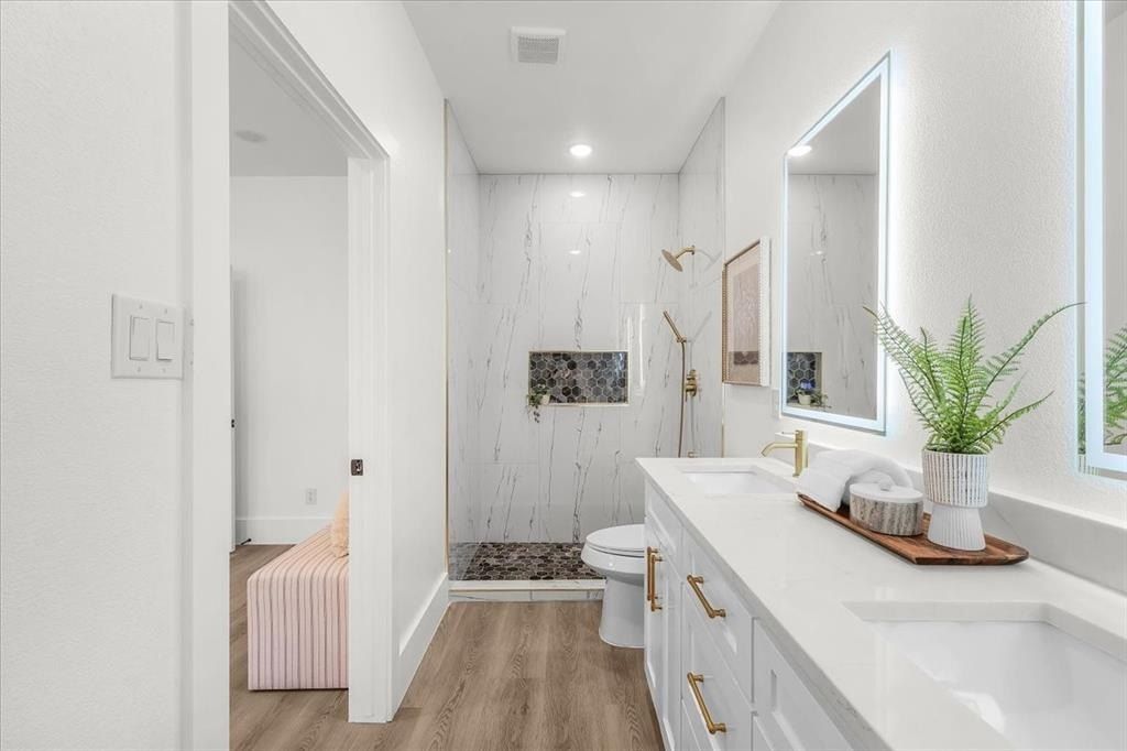 1125 E Humbolt Street. Fort Worth, TX 76104