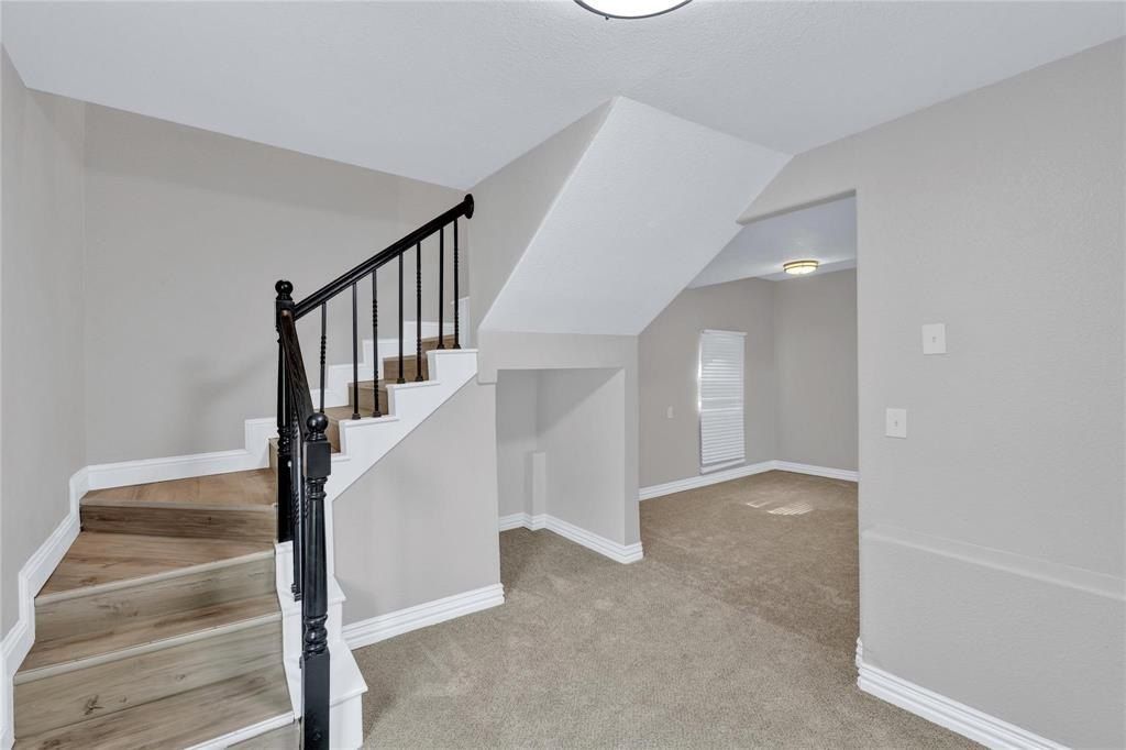 1621 Stella Avenue. Dallas, TX 75216