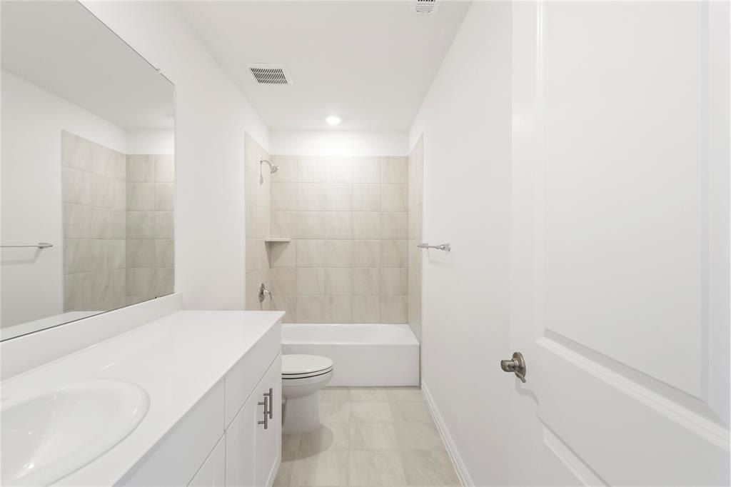 1363 Los Olmos Lane. Crandall, TX 75114