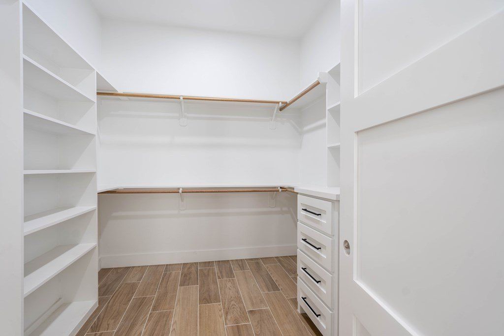 5617 E County Rd 94. Midland, TX 79706