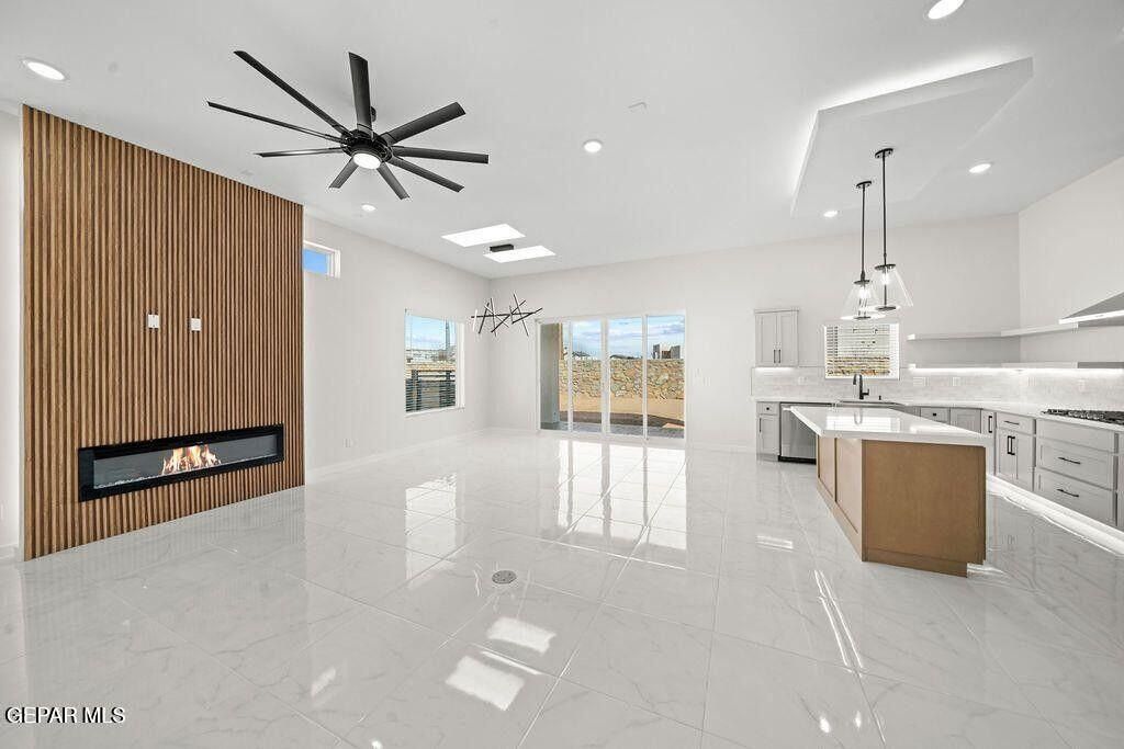 613 Paseo Campanero Street. Horizon City, TX 79928