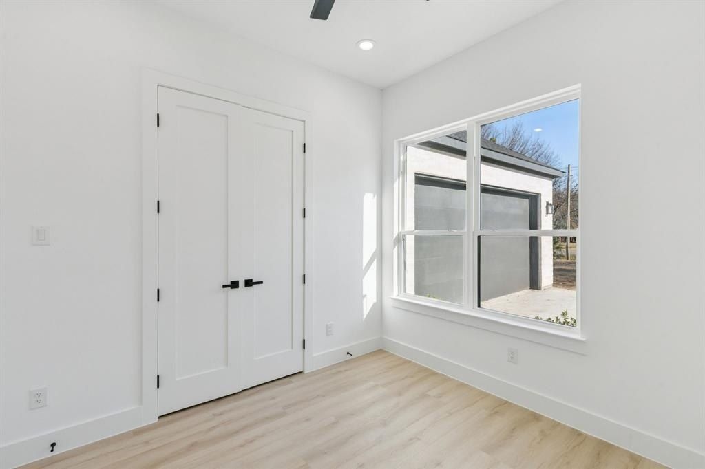 1235 Cedardale Road. Lancaster, TX 75134