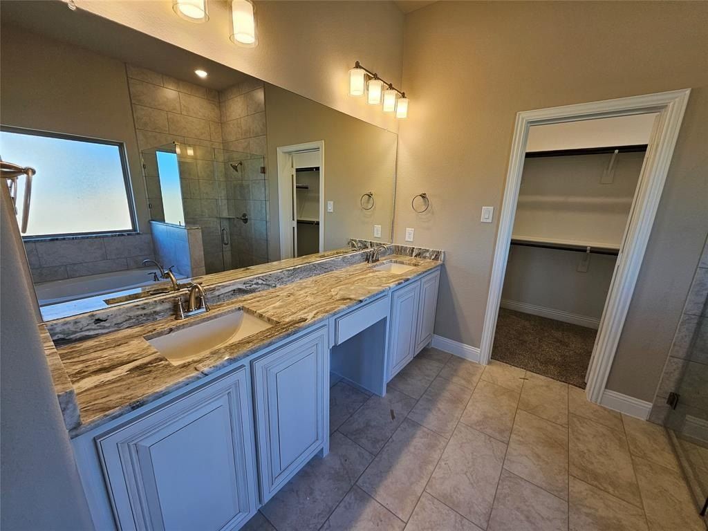 280 Redwood Circle. Trenton, TX 75490