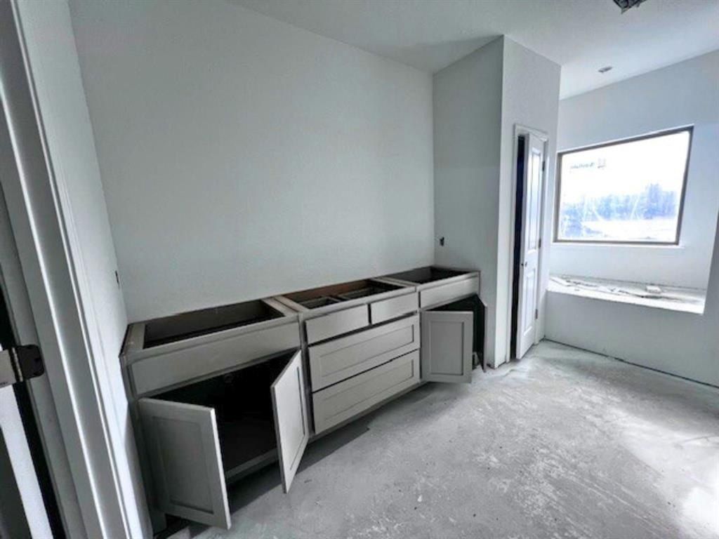 6041 Amber Drive. Sanger, TX 76266