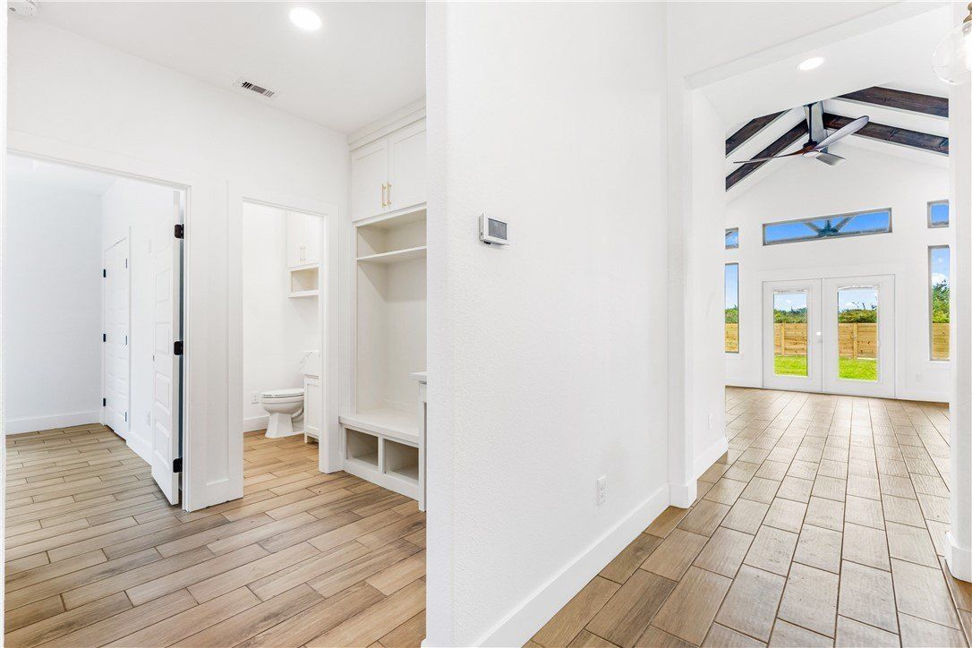 835 S 8Th Street. Aransas Pass, TX 78336