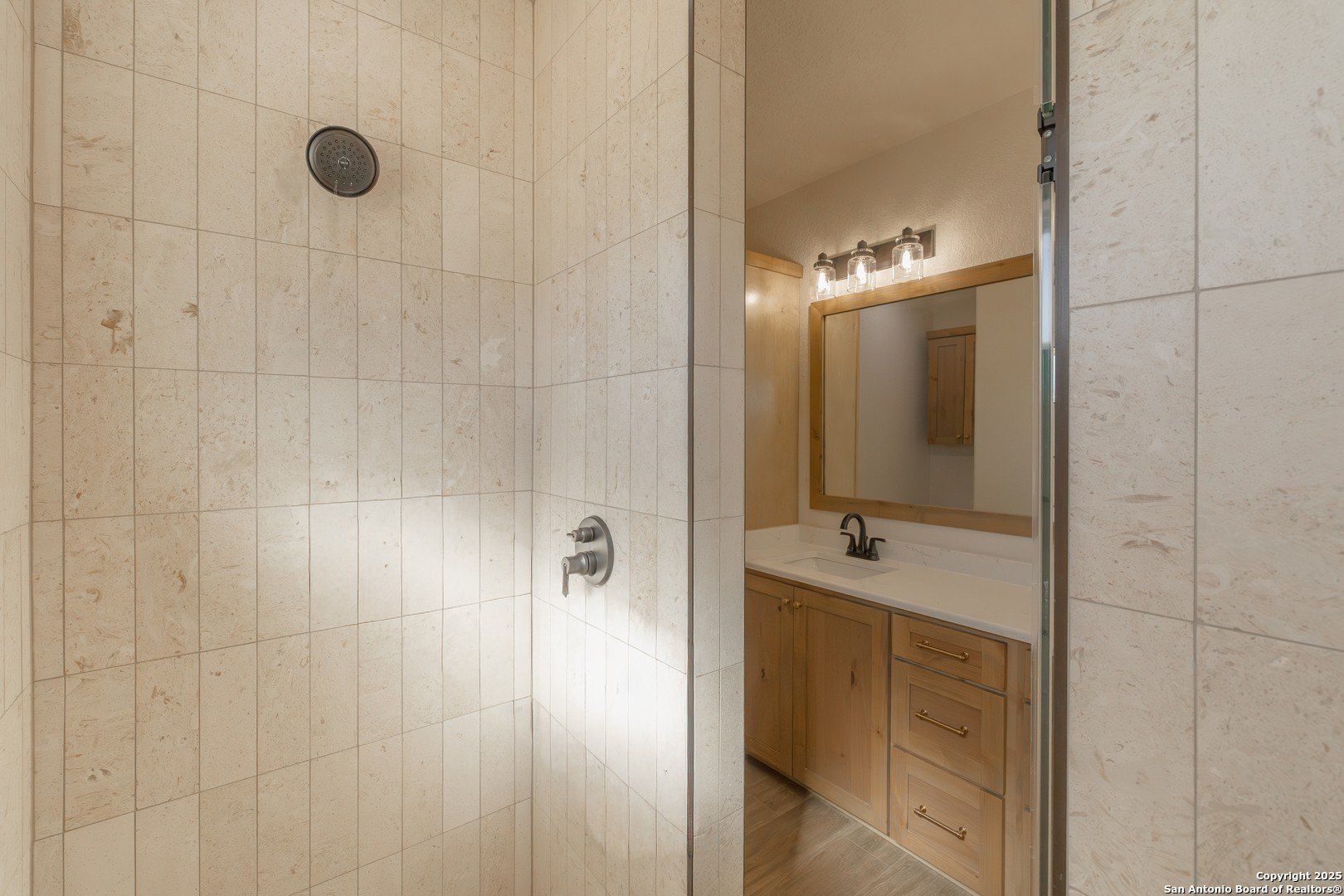 591 Eichman. Poteet, TX 78065