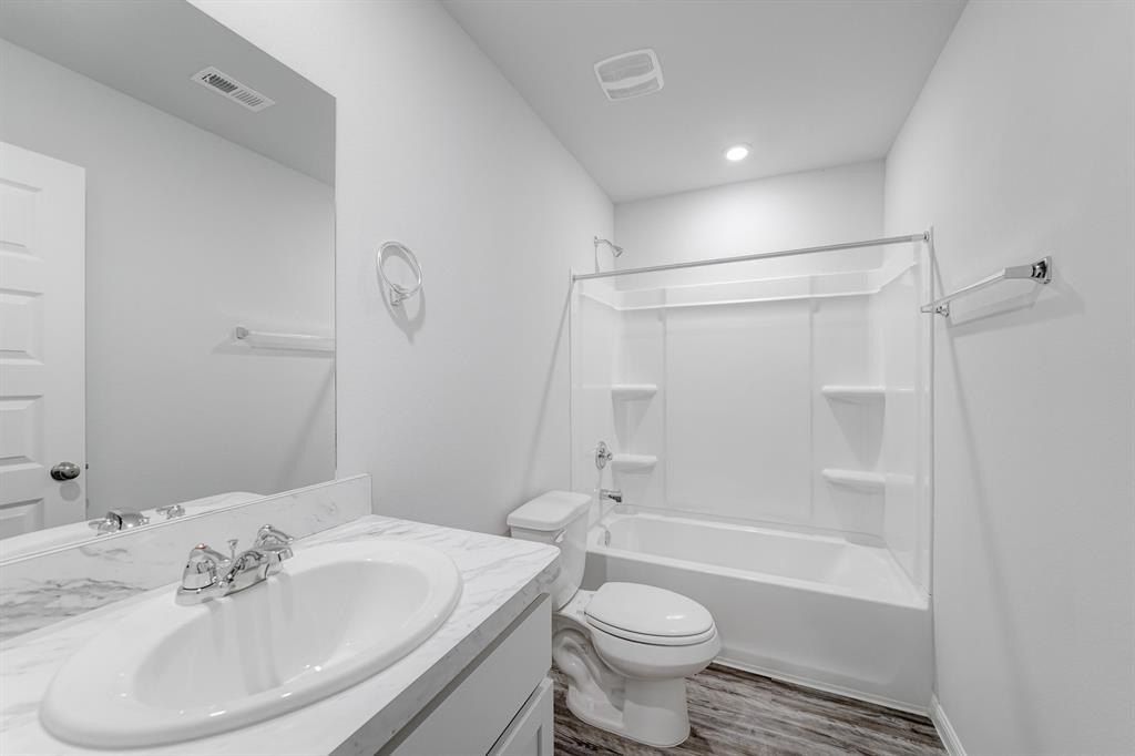 323 Blue Bird Lane. Mineola, TX 75773