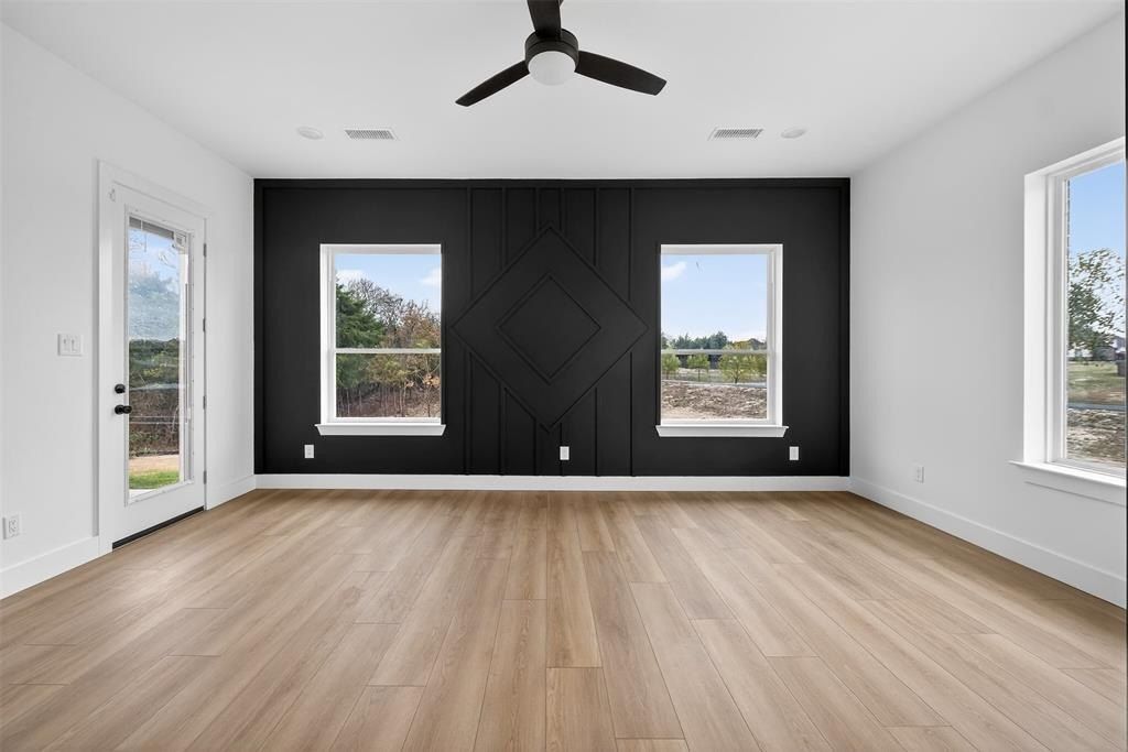 7460 Bald Cypress Drive. Ovilla, TX 75154