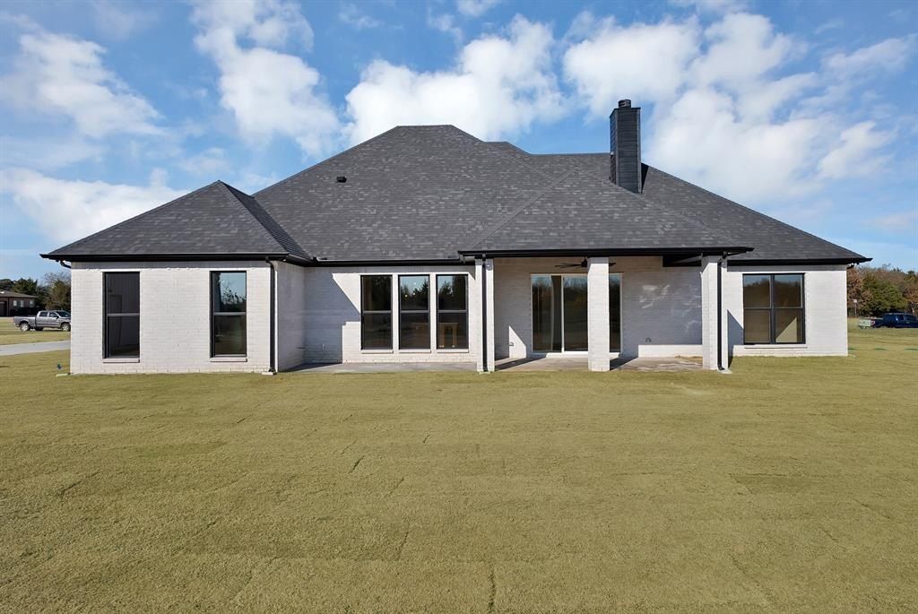 5019 Red Oak Drive. Royse City, TX 75189