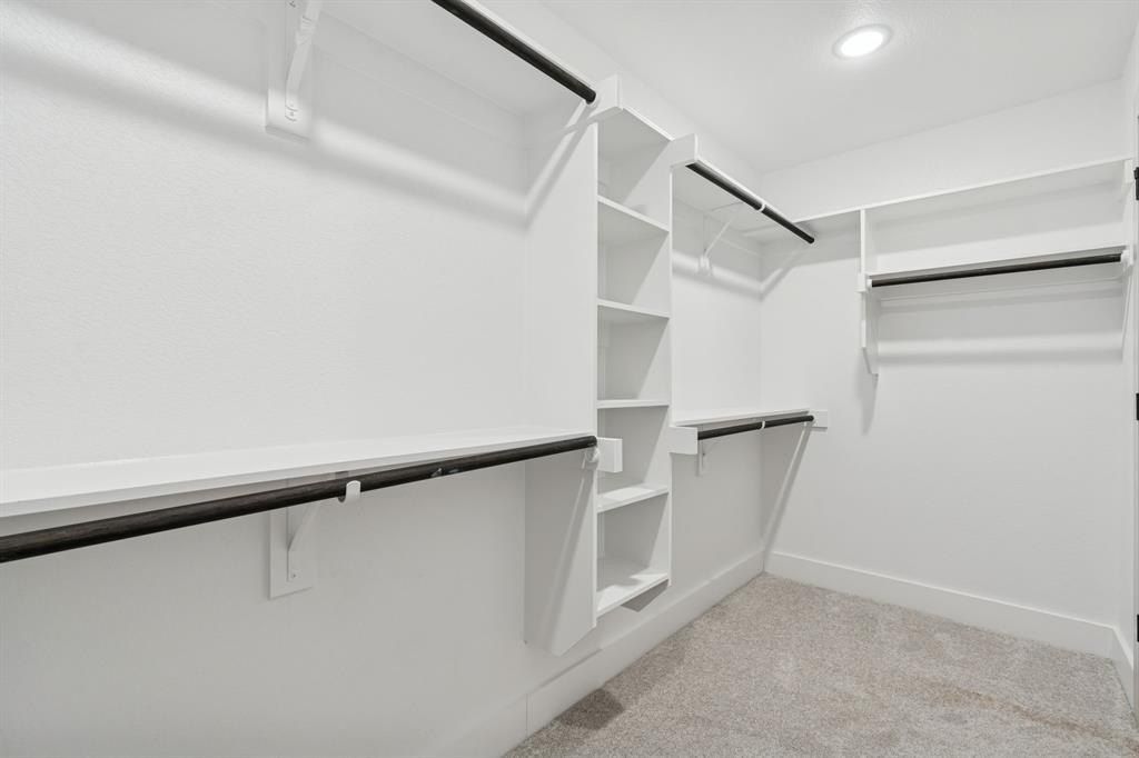 5637 Mesa Loop. Granbury, TX 76048