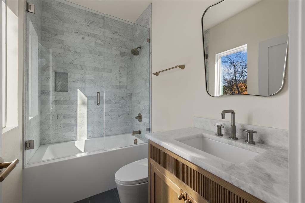 6028 Richmond Avenue. Dallas, TX 75206